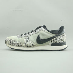 NIKE INTERNATIONALIST