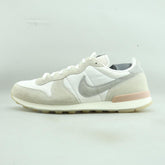 NIKE INTERNATIONALIST
