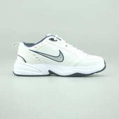 NIKE AIR MONARCH IV