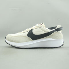 NIKE WAFFLE DEBUT