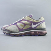 NIKE AIR MAX 2011
