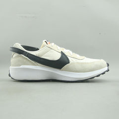 NIKE WAFFLE DEBUT