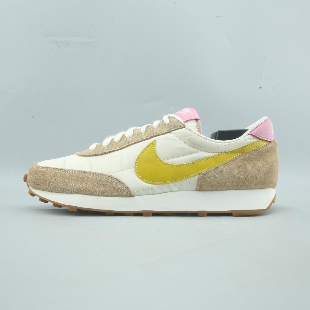 NIKE  DAYBREAK