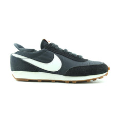 NIKE  DAYBREAK