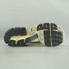 NIKE  ZOOM VOMERO 5